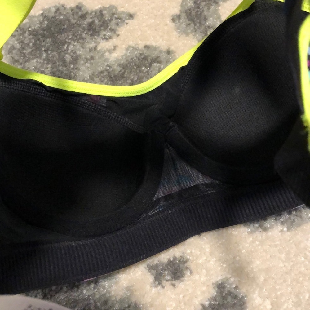 VSX Sports Bra - Picture 4 of 5